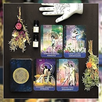 【正規品オラクルカード】フランス発の華麗な神々と植物のコラージュデッキ／金縁 Amazon.co.jp: 【正規品】神々の植物オラクル【オラクルカードの
